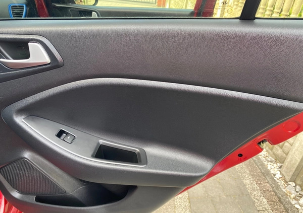 Hyundai i20 cena 37600 przebieg: 107000, rok produkcji 2016 z Dębica małe 562